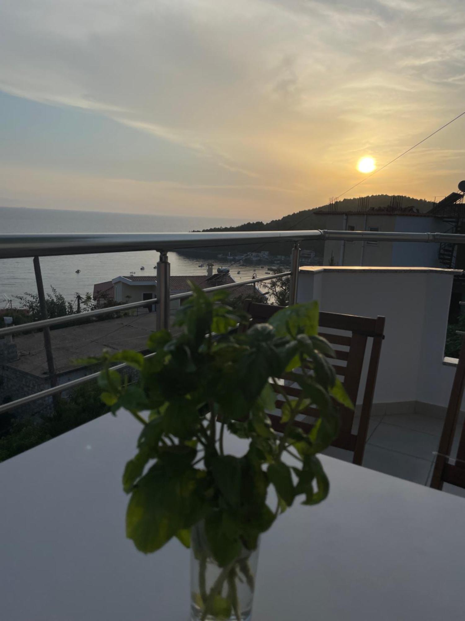 Tasos Rooms Himare Eksteriør bilde