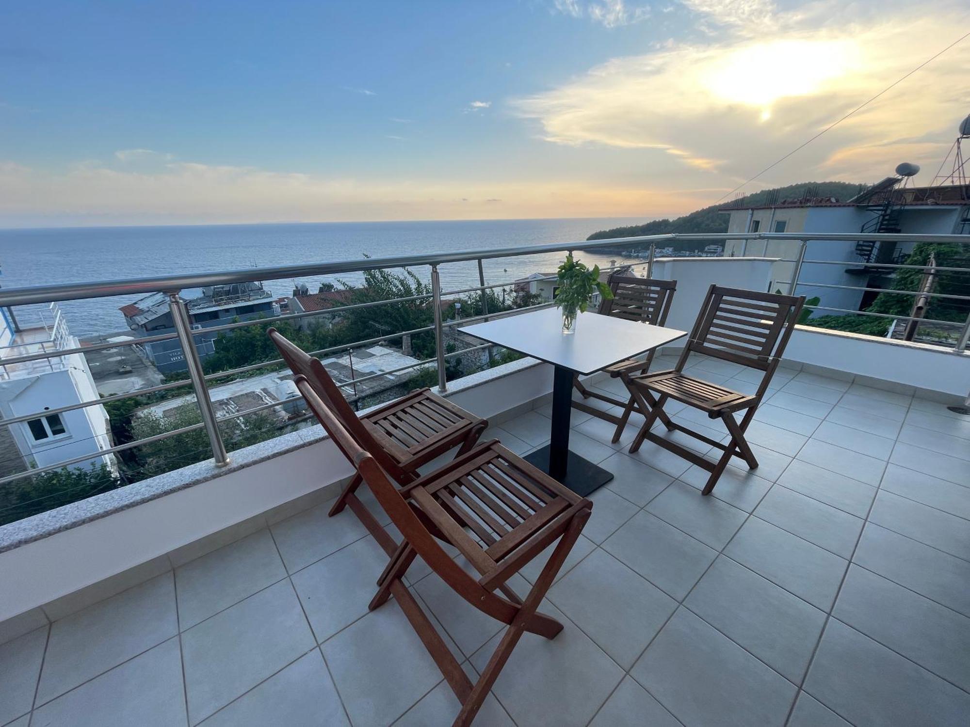 Tasos Rooms Himare Eksteriør bilde