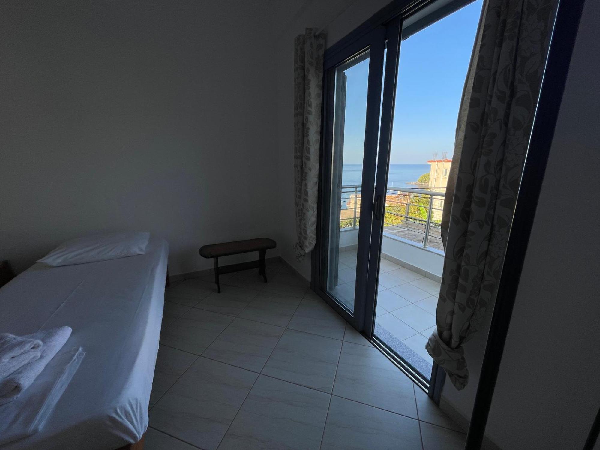 Tasos Rooms Himare Eksteriør bilde