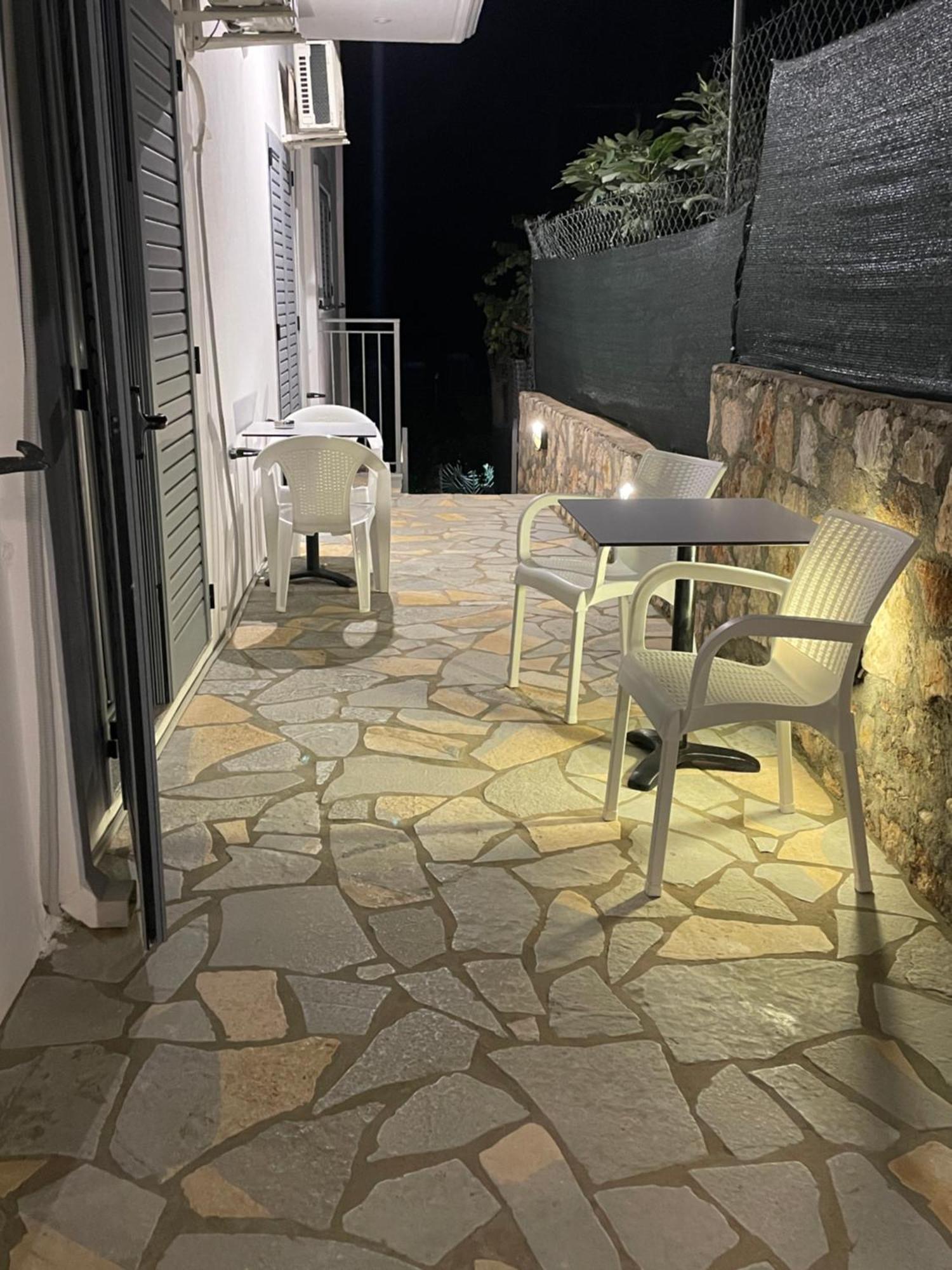 Tasos Rooms Himare Eksteriør bilde