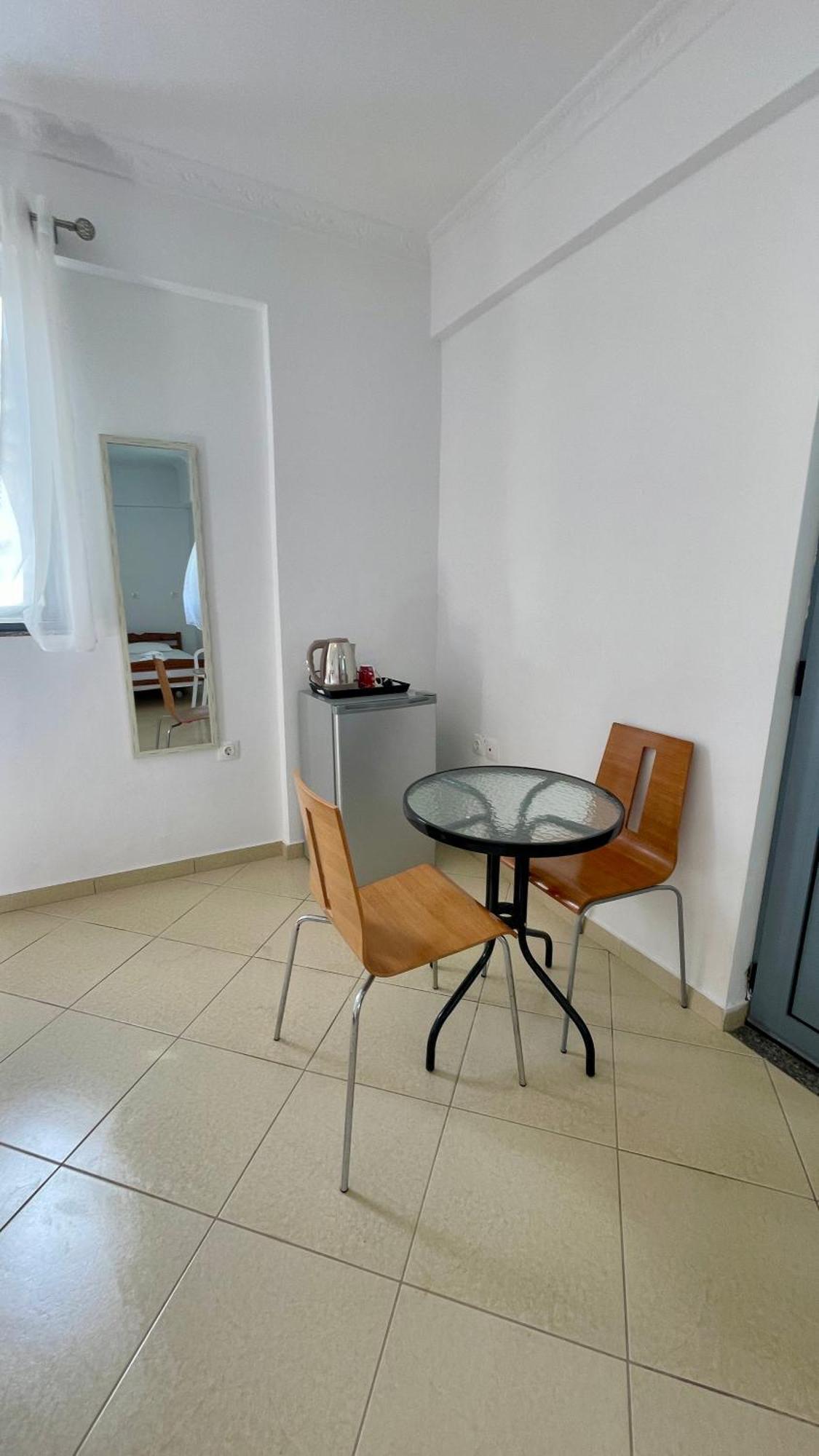 Tasos Rooms Himare Eksteriør bilde