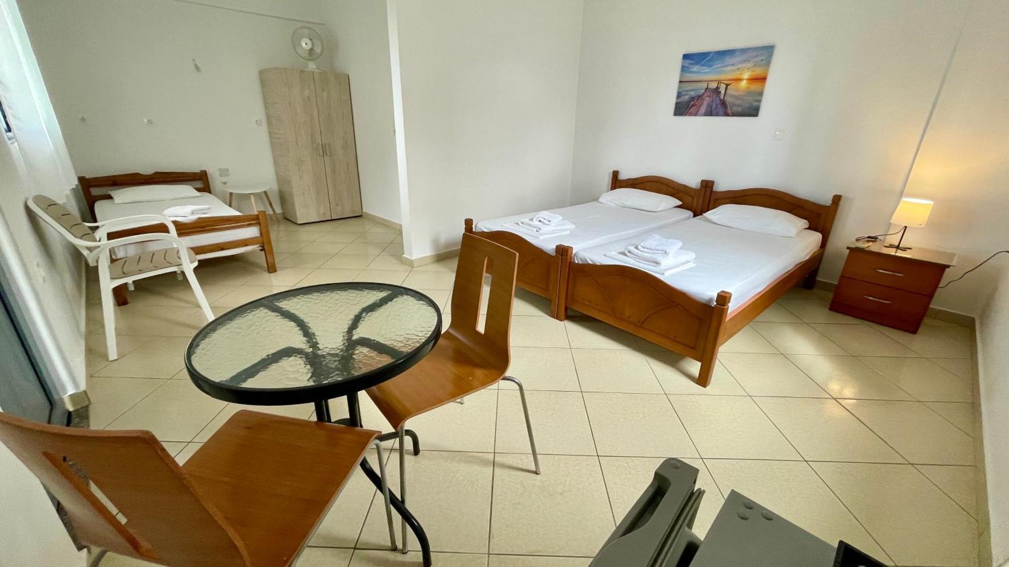 Tasos Rooms Himare Eksteriør bilde