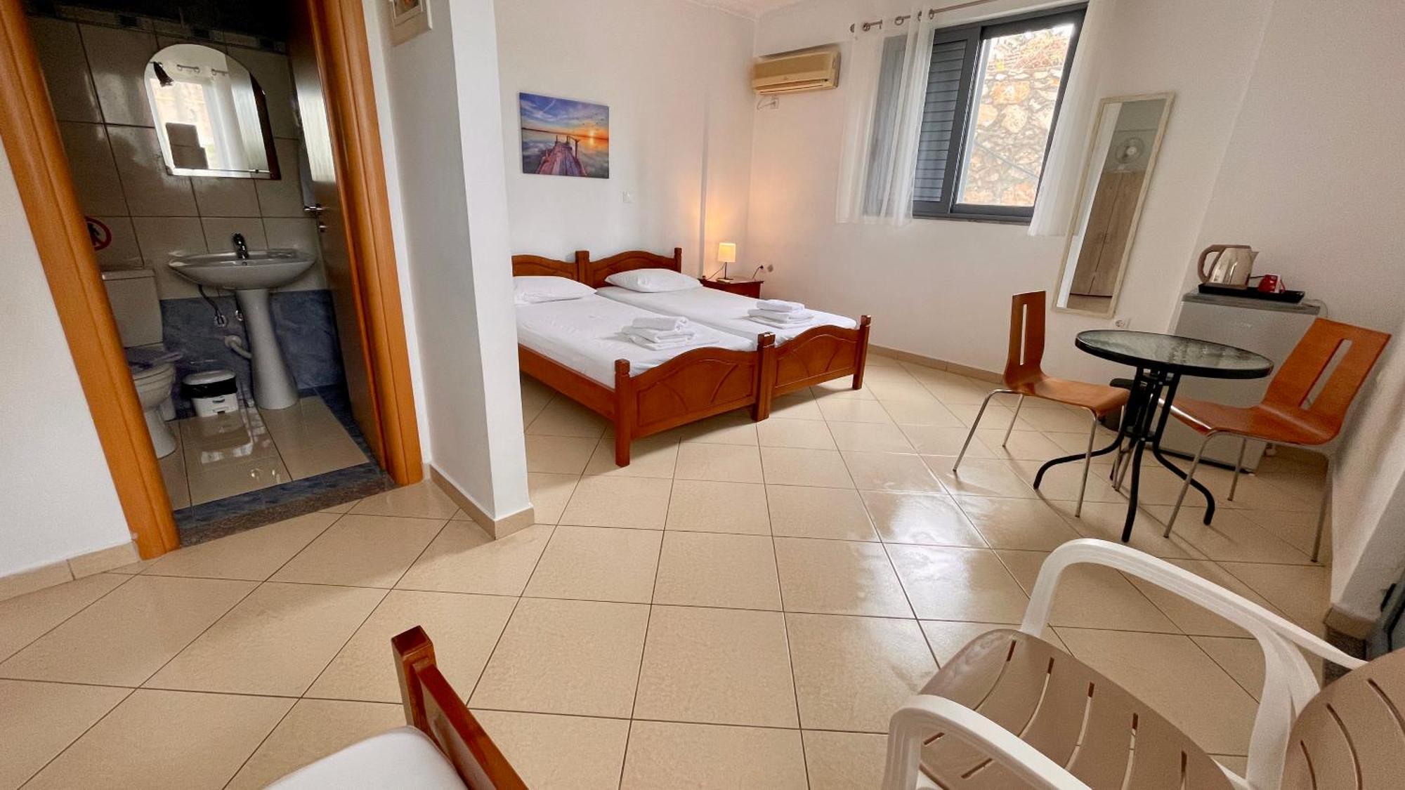 Tasos Rooms Himare Eksteriør bilde