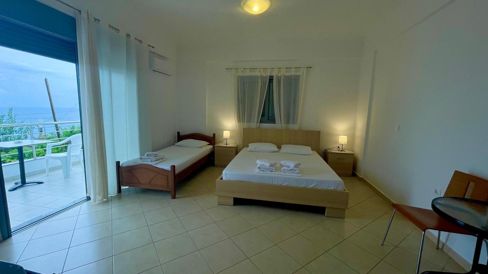 Tasos Rooms Himare Eksteriør bilde