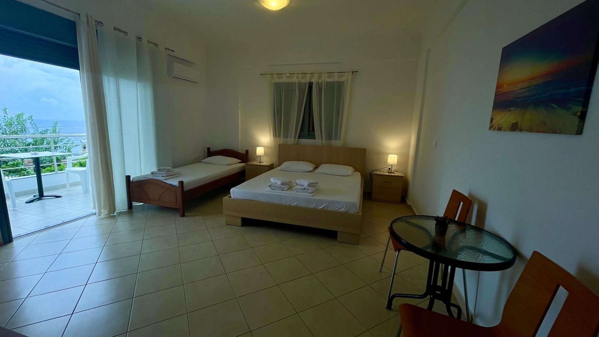Tasos Rooms Himare Eksteriør bilde